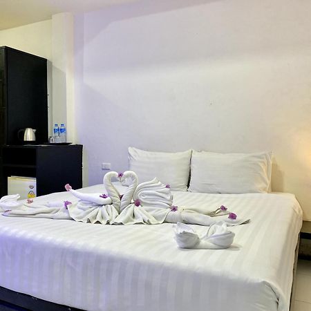 Beachwalk Patong Экстерьер фото