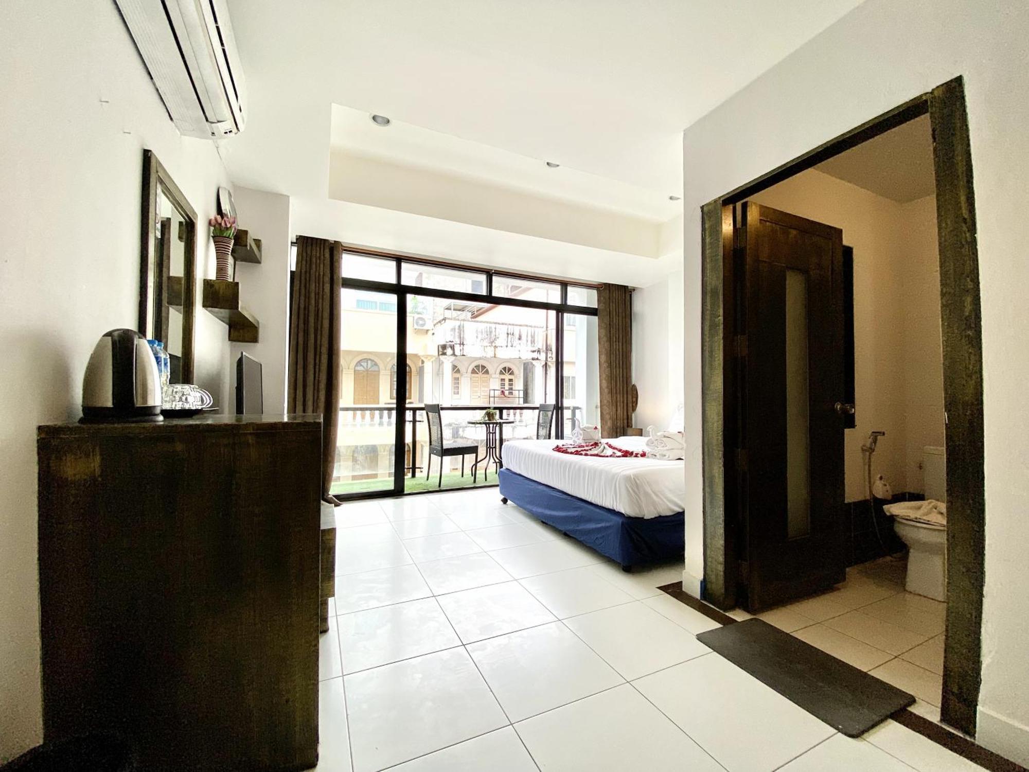 Beachwalk Patong Экстерьер фото