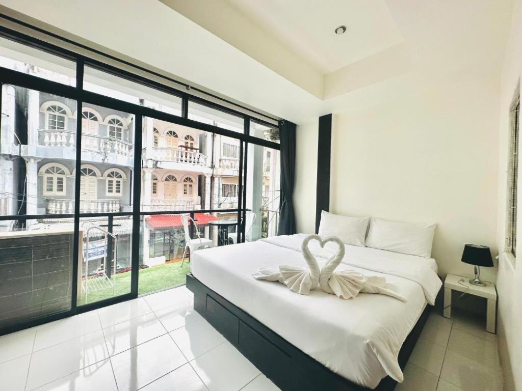 Beachwalk Patong Экстерьер фото