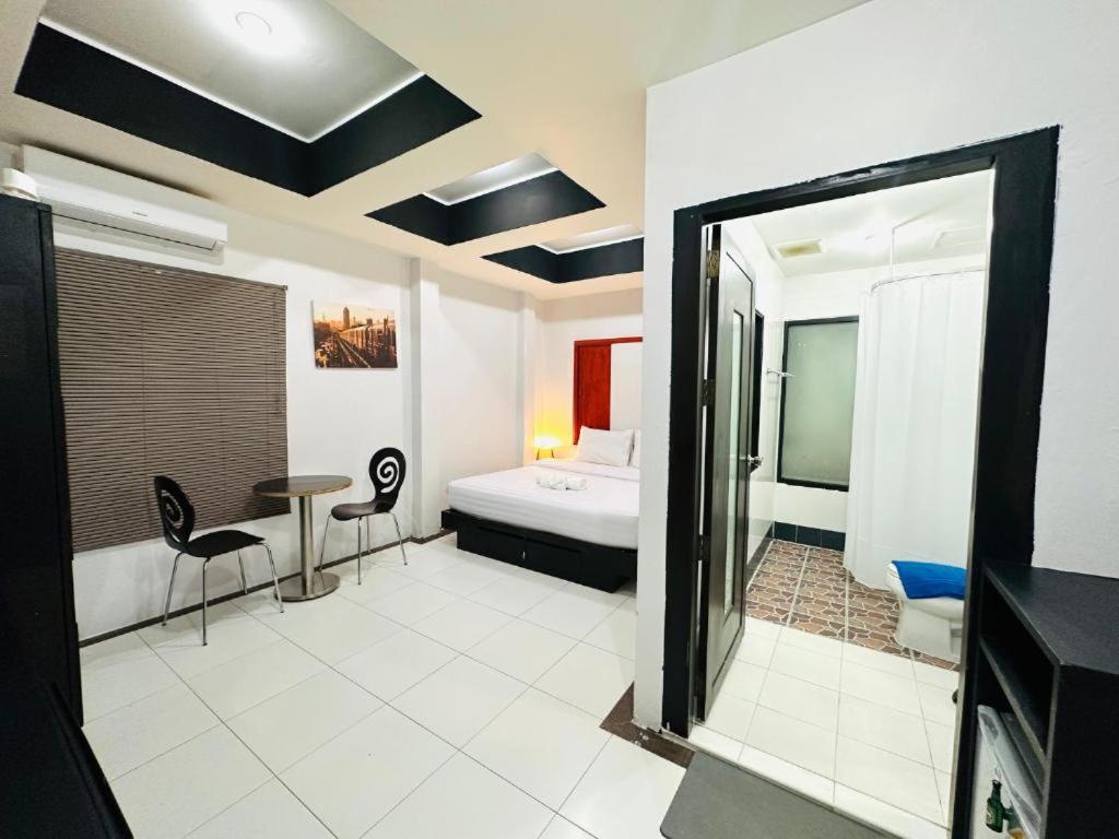 Beachwalk Patong Экстерьер фото