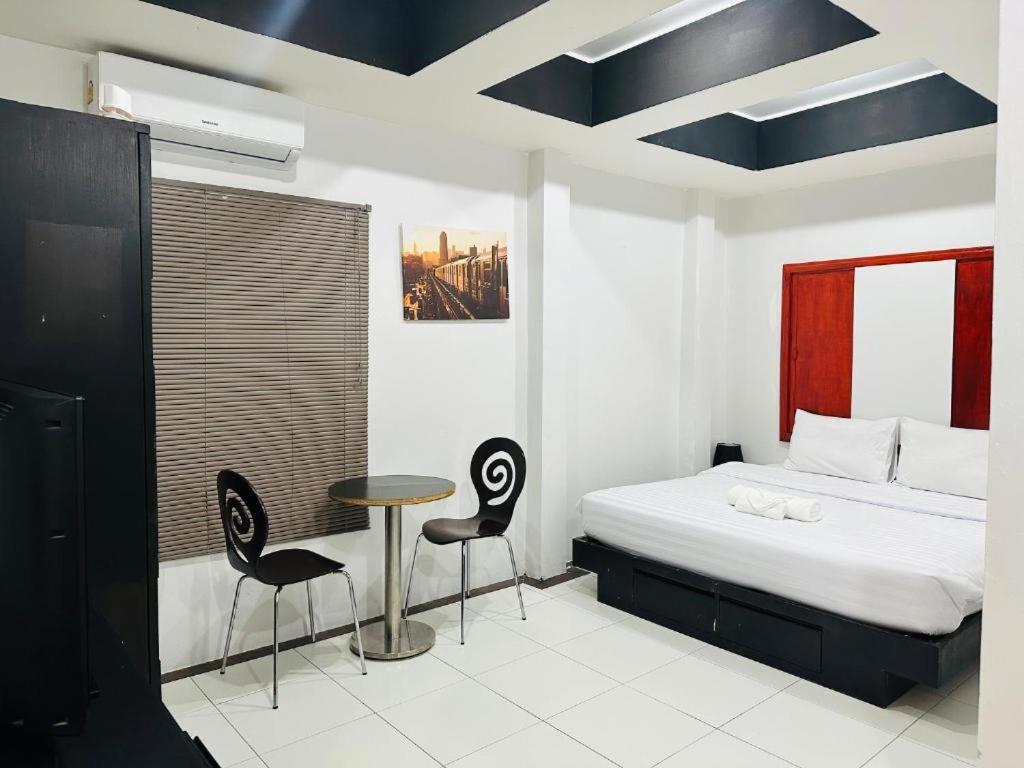 Beachwalk Patong Экстерьер фото