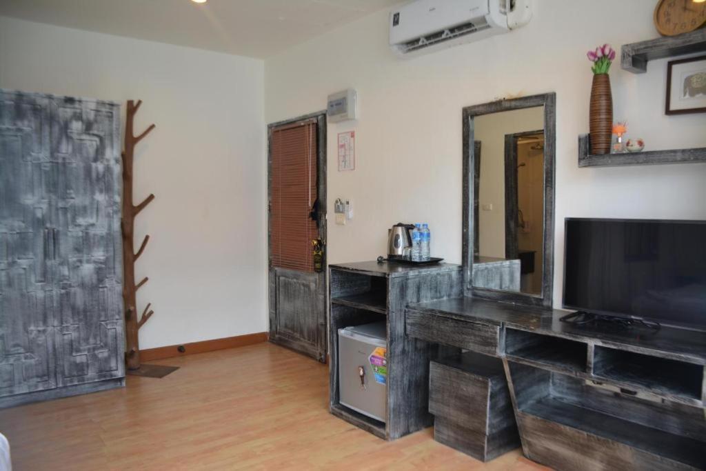 Beachwalk Patong Экстерьер фото